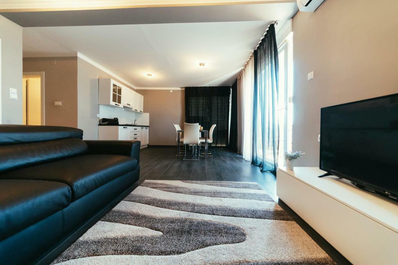 Apartments Prestige 돈제페트레케인 외부 사진