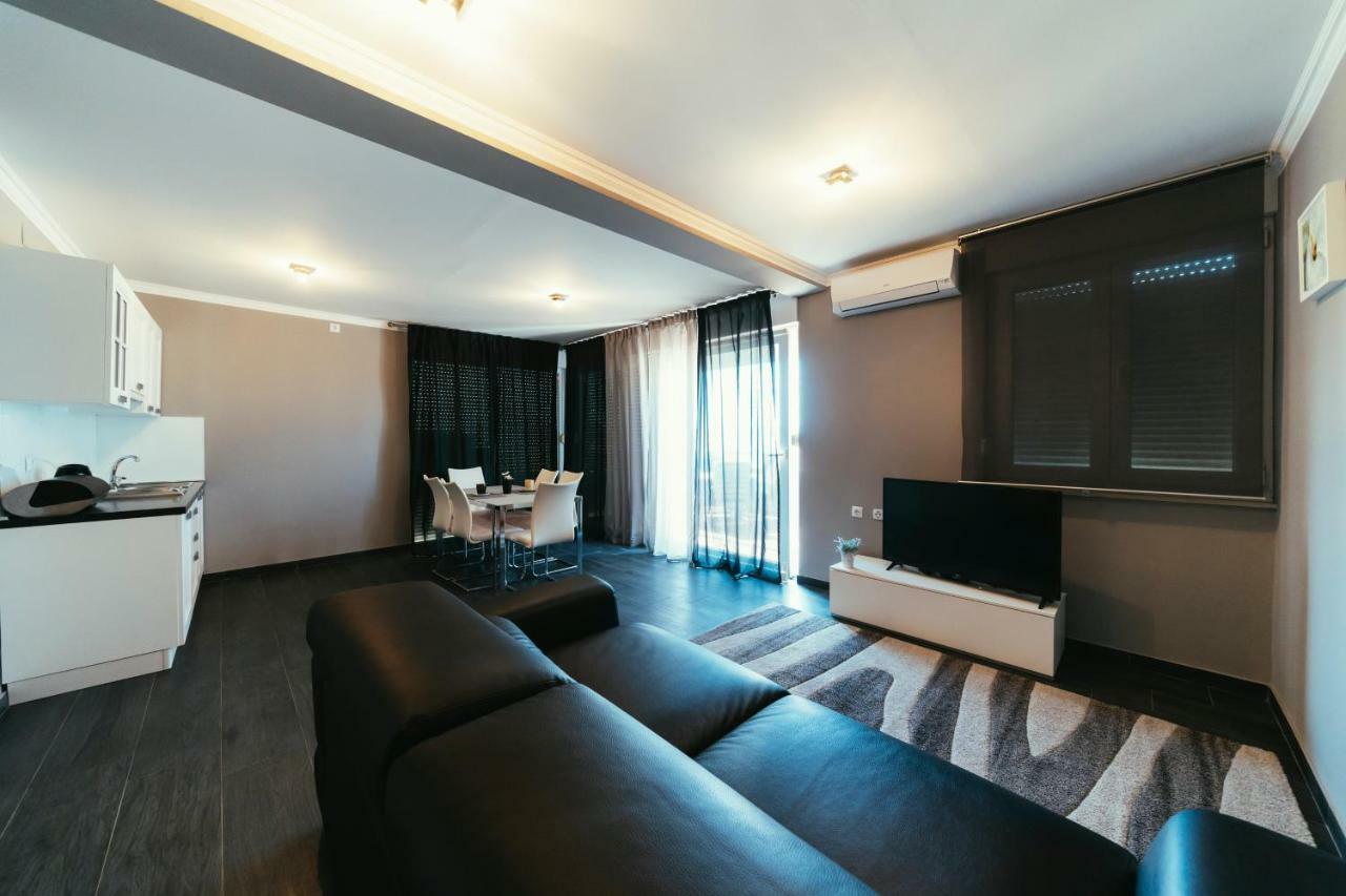 Apartments Prestige 돈제페트레케인 외부 사진