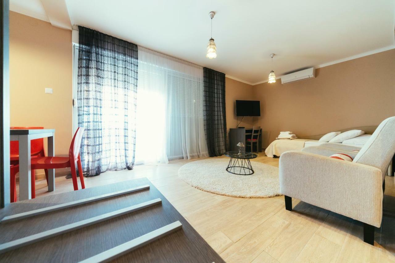 Apartments Prestige 돈제페트레케인 외부 사진