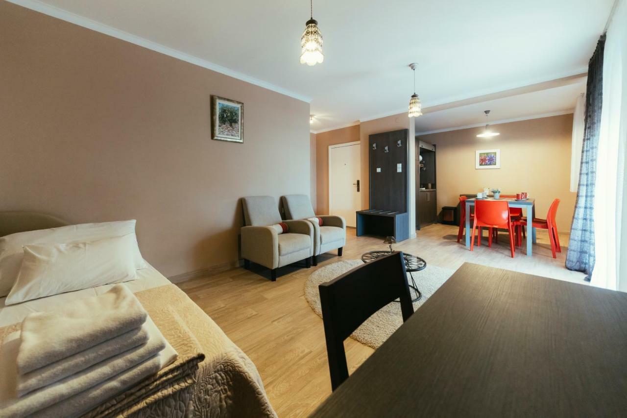 Apartments Prestige 돈제페트레케인 외부 사진