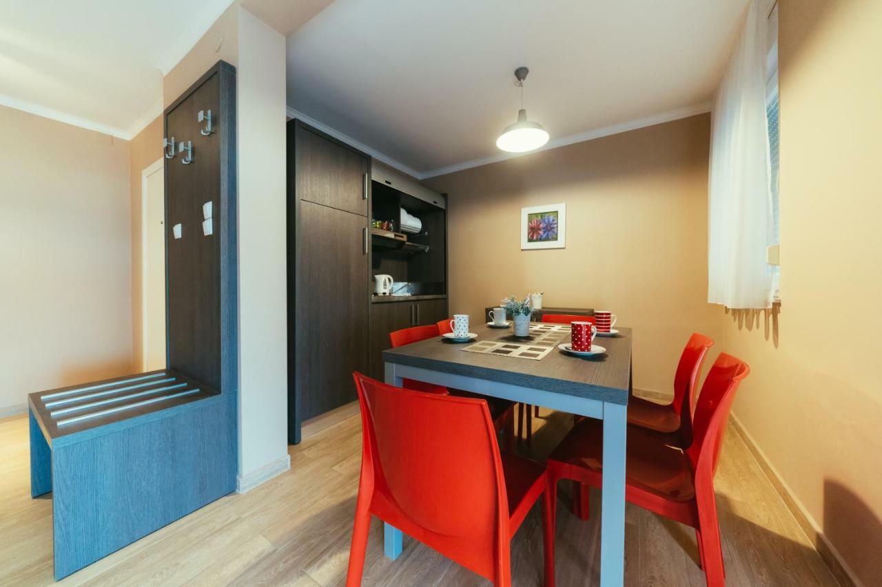 Apartments Prestige 돈제페트레케인 외부 사진